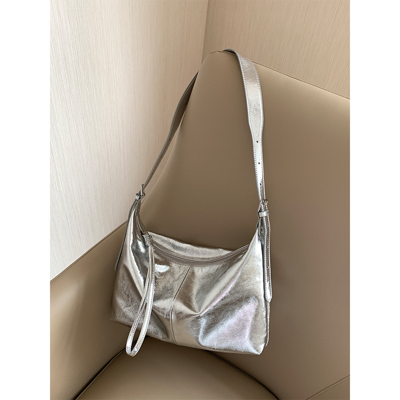 Shoulder Bag — Leather Soft Arc — product view